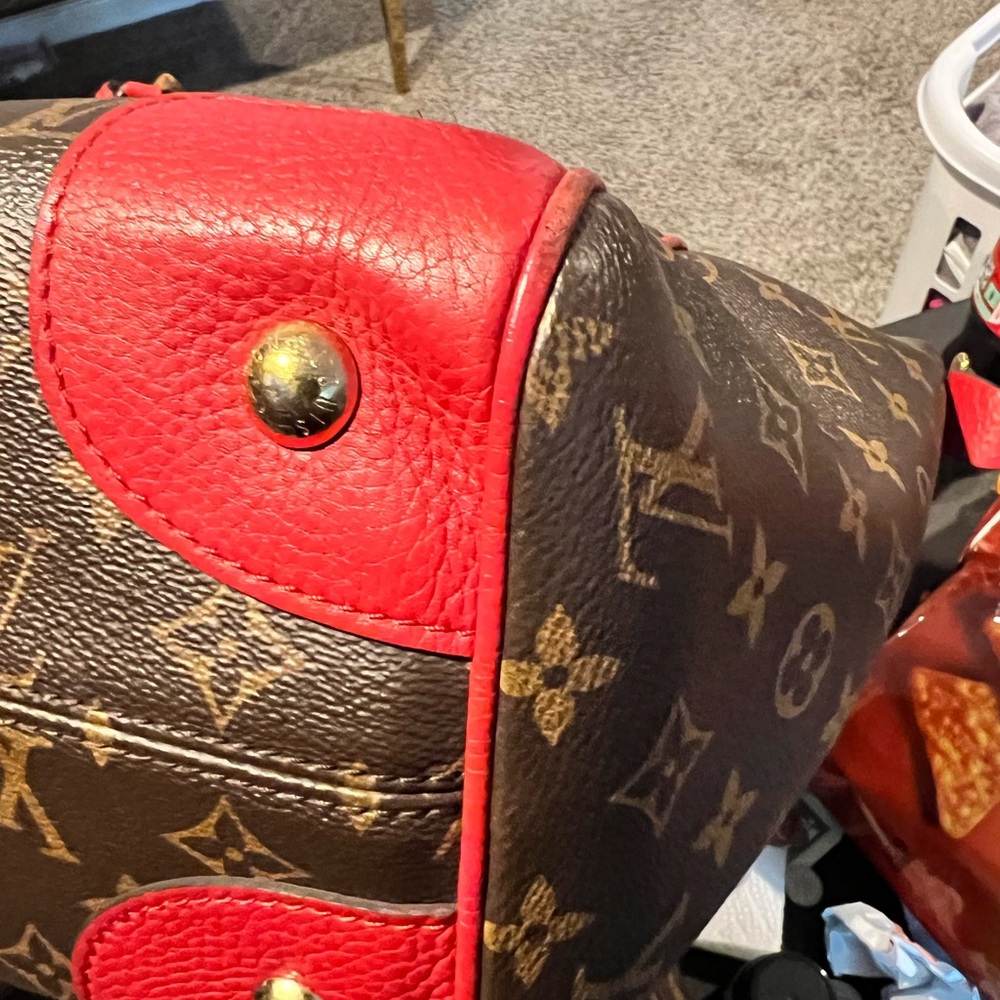 Louis Vuitton - Picture 4 of 8